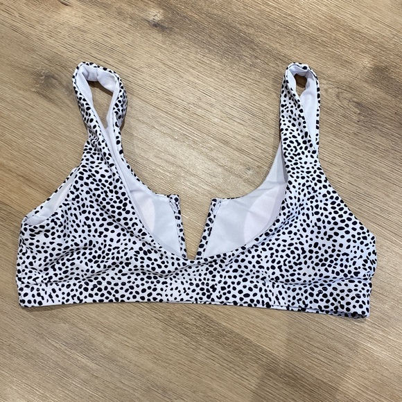 SHEIN Bikini Top - Picture 2 of 3